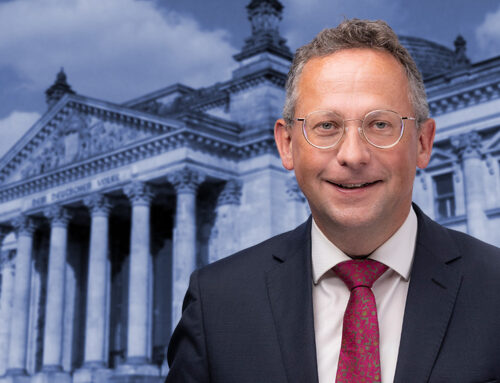 Bundesregierung lässt sich beim Wolf zum Jagen tragen